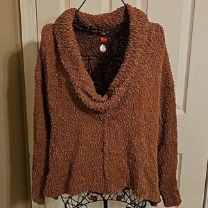 POL Sweater - Gorgeous Color! Roomy & Flattering 😍